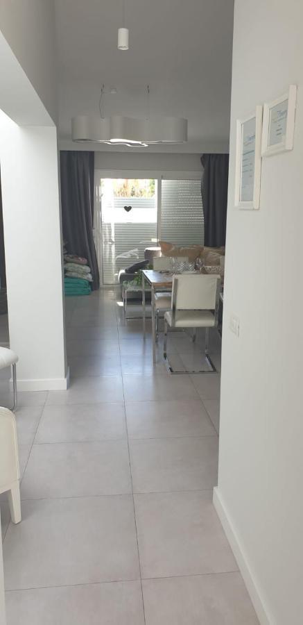 Luxury Apartment In Island Village Адехе Екстериор снимка