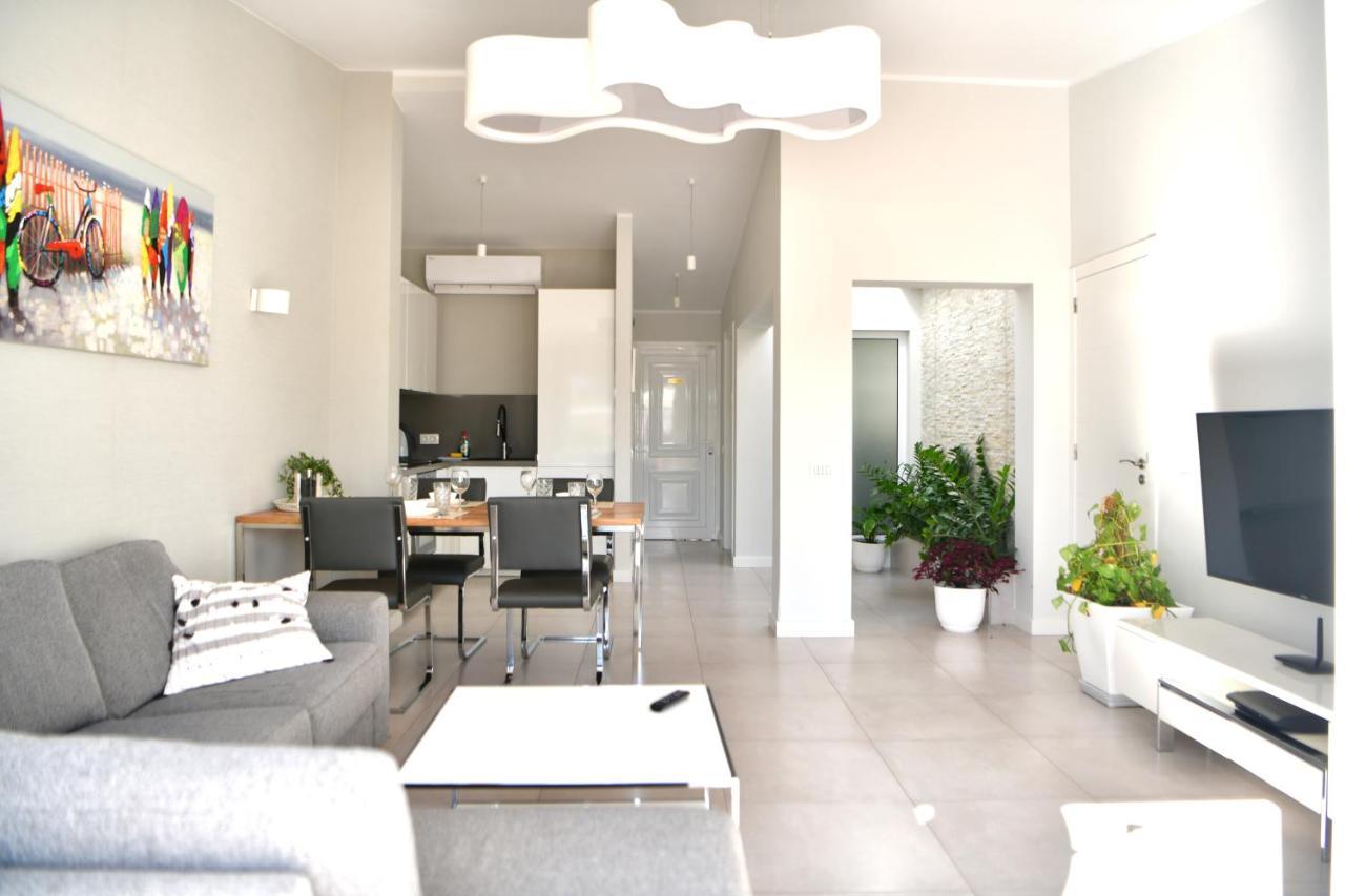 Luxury Apartment In Island Village Адехе Екстериор снимка