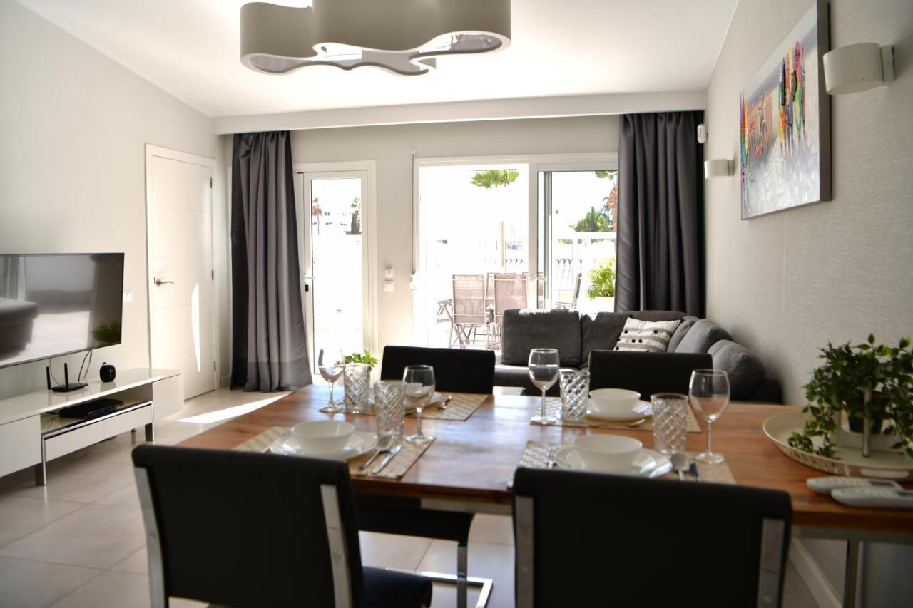Luxury Apartment In Island Village Адехе Екстериор снимка
