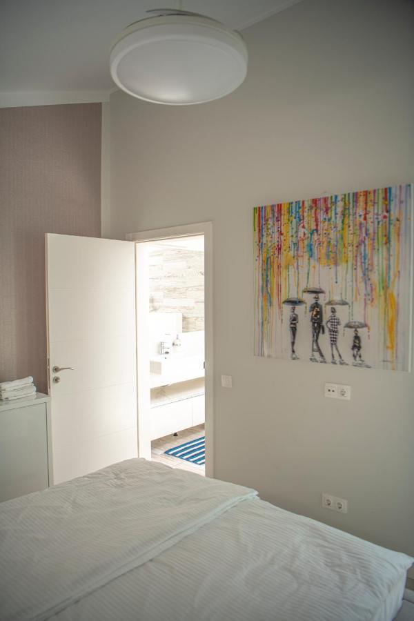 Luxury Apartment In Island Village Адехе Екстериор снимка