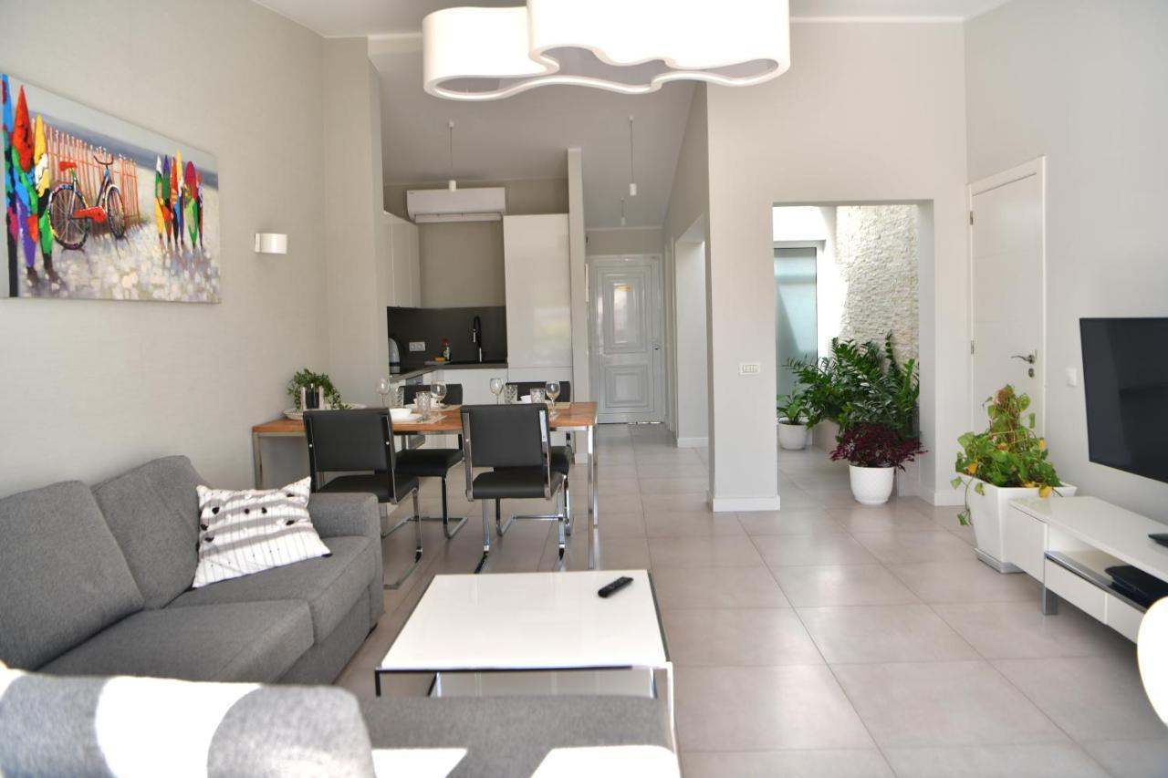 Luxury Apartment In Island Village Адехе Екстериор снимка